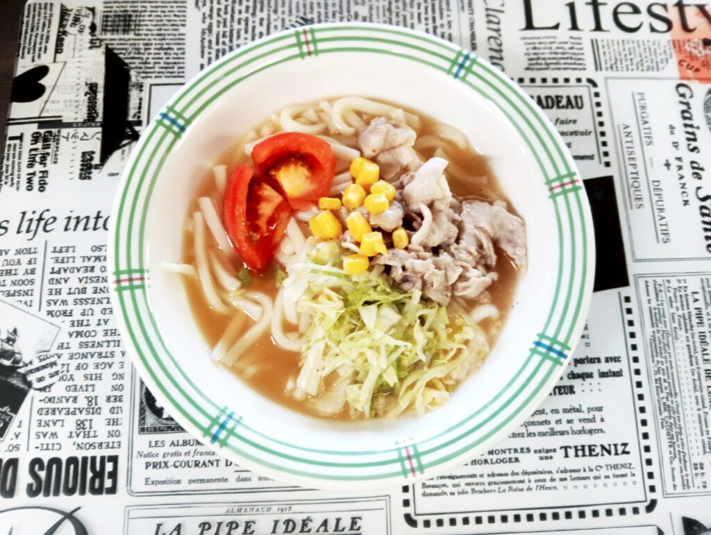 栄養課 選択食 サラダうどんorトラウトサーモンのフライ