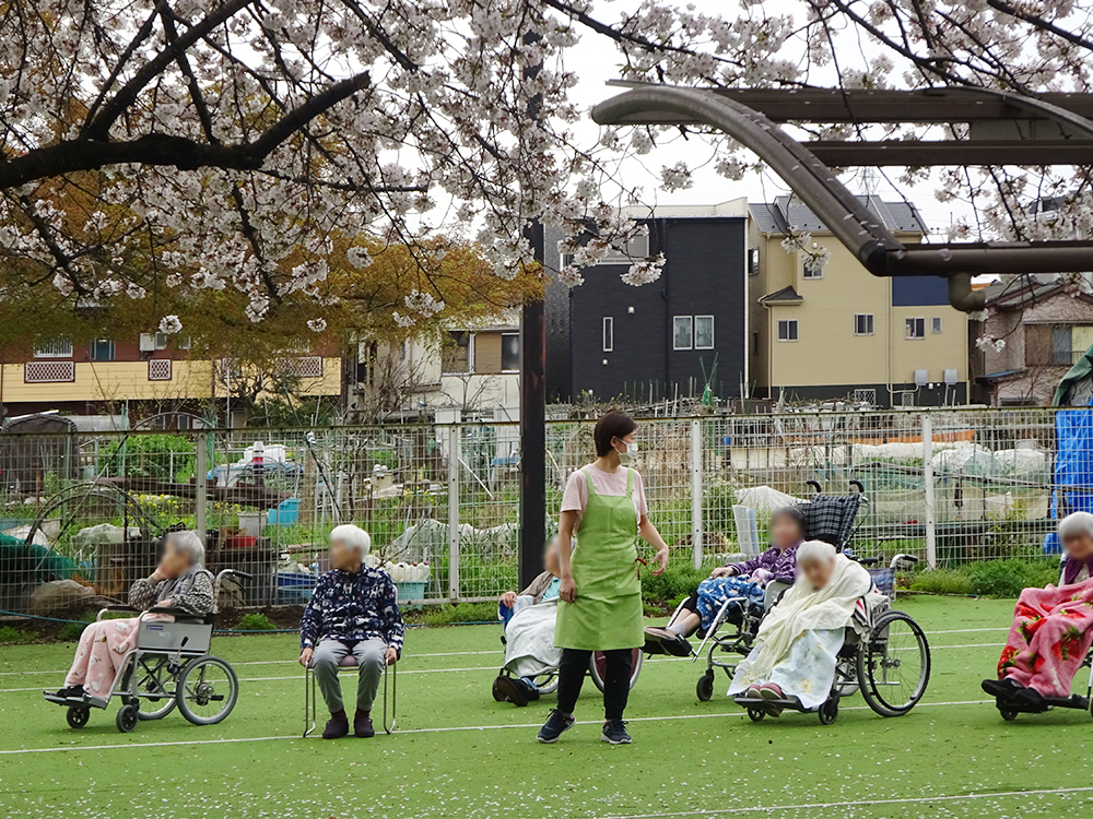 1F特養・ショートステイ 南庭 花見