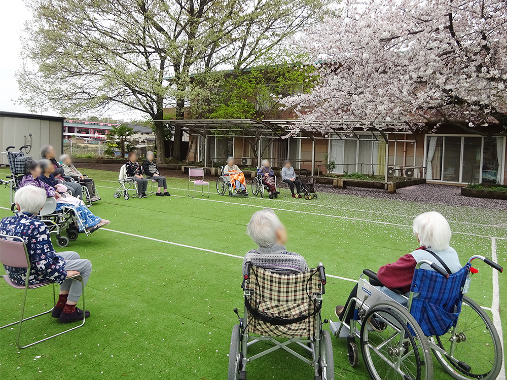 1F特養・ショートステイ 南庭 花見