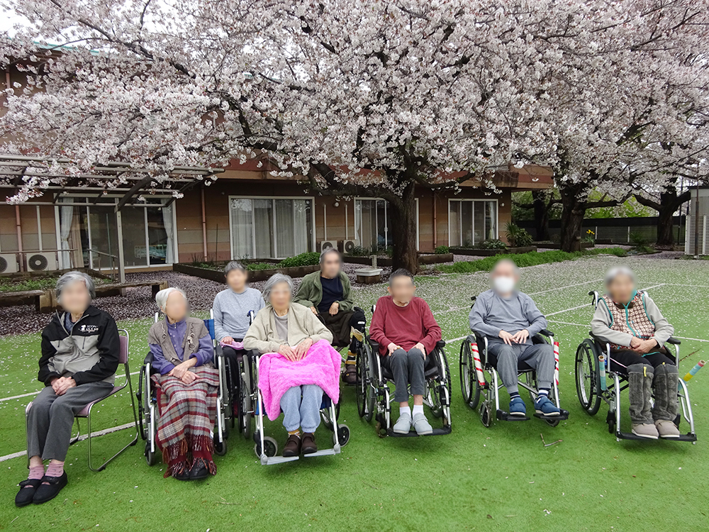 1F特養・ショートステイ 南庭 花見