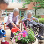 いやしの介護　寄せ植え ～夏の花々とともに～