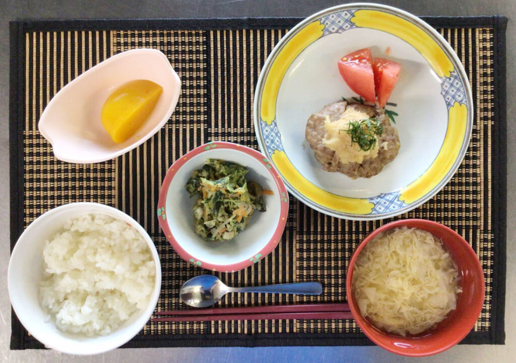 栄養課 選択食 卸しぽん酢ハンバーグ　or　ｶﾚｲﾌﾗｲ～ｸﾘｰﾑｿｰｽかけ～