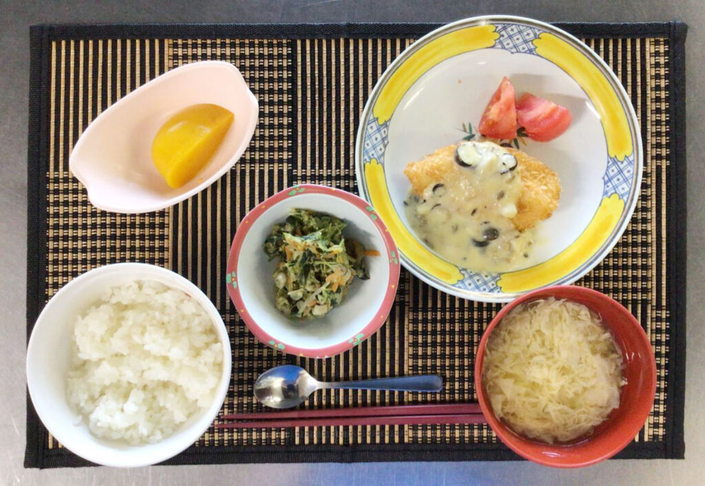 栄養課 選択食 卸しぽん酢ハンバーグ　or　ｶﾚｲﾌﾗｲ～ｸﾘｰﾑｿｰｽかけ～